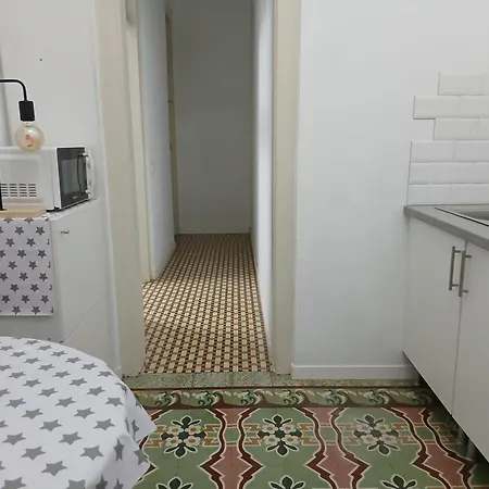 Street House Apartment *